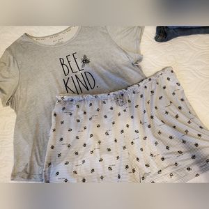 Rae Dunn Women's Bee Kind Short Pajama Set 2xl
